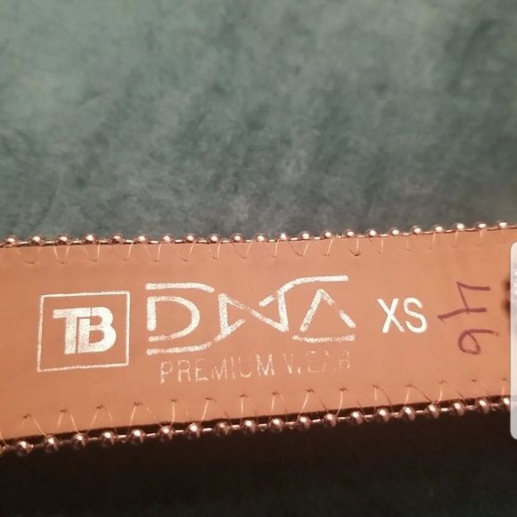 DNA PREMIUM WEAR BELT RED GLITTER W/RED & SILVER STONES. SZ. XS MISSING 1 STONE - Picture 6 of 11